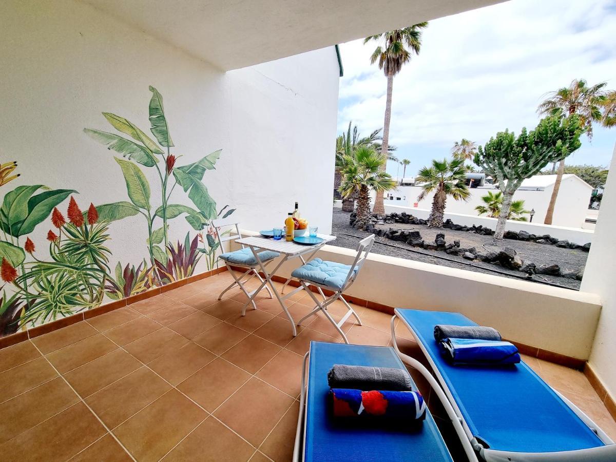 Apartamento Eduardo A Primera Linea Del Mar Costa Teguise Exterior photo