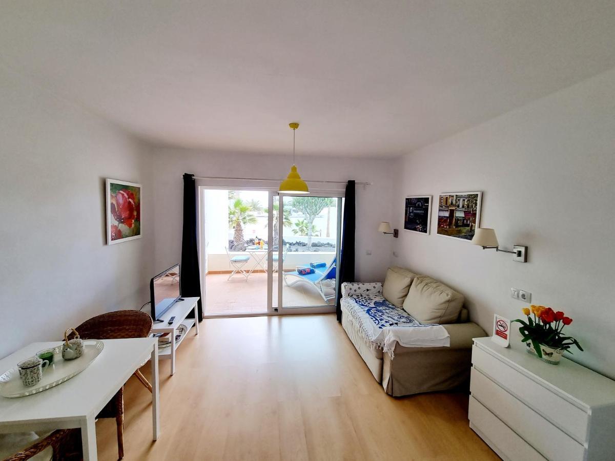 Apartamento Eduardo A Primera Linea Del Mar Costa Teguise Exterior photo