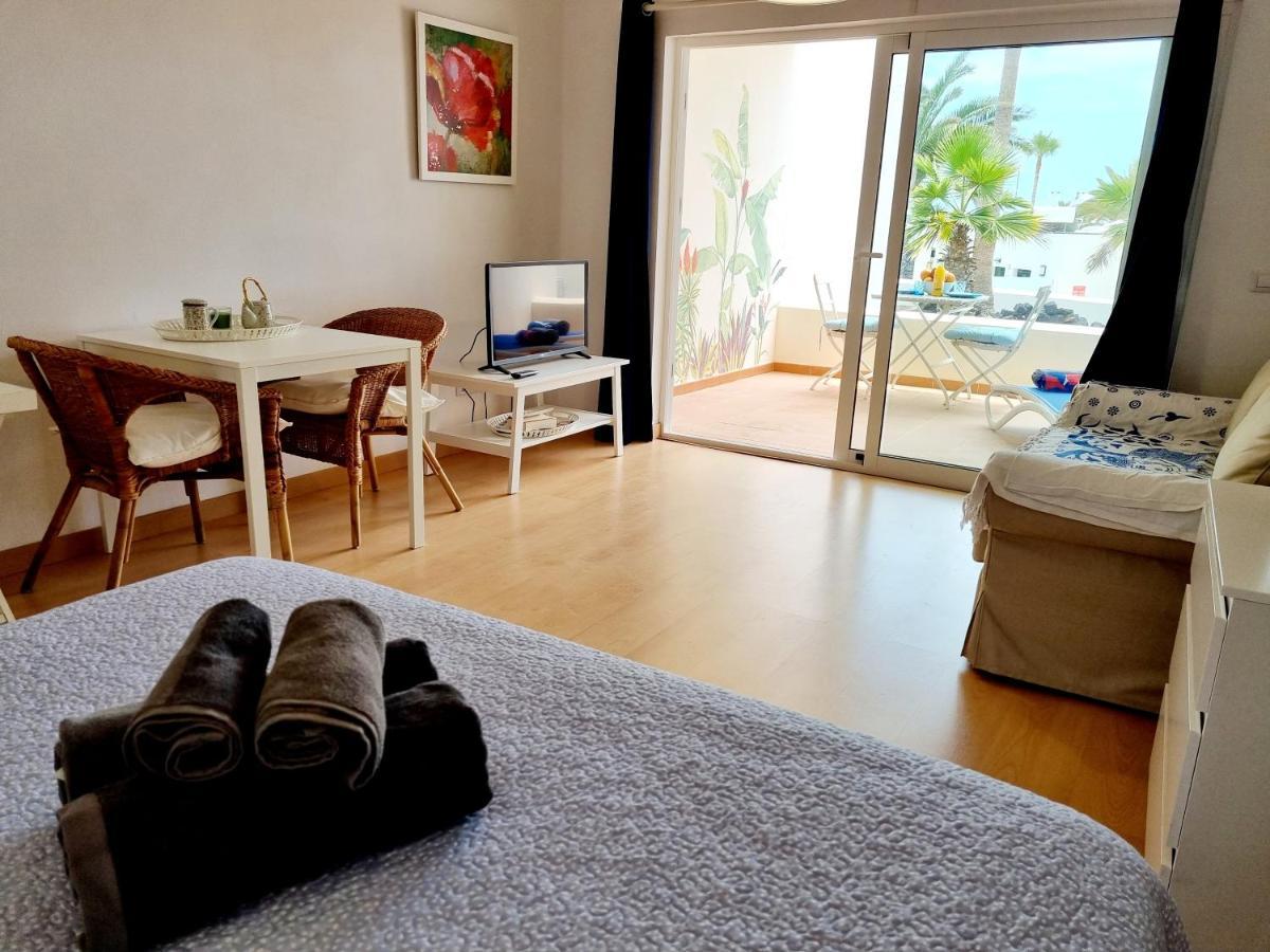 Apartamento Eduardo A Primera Linea Del Mar Costa Teguise Exterior photo